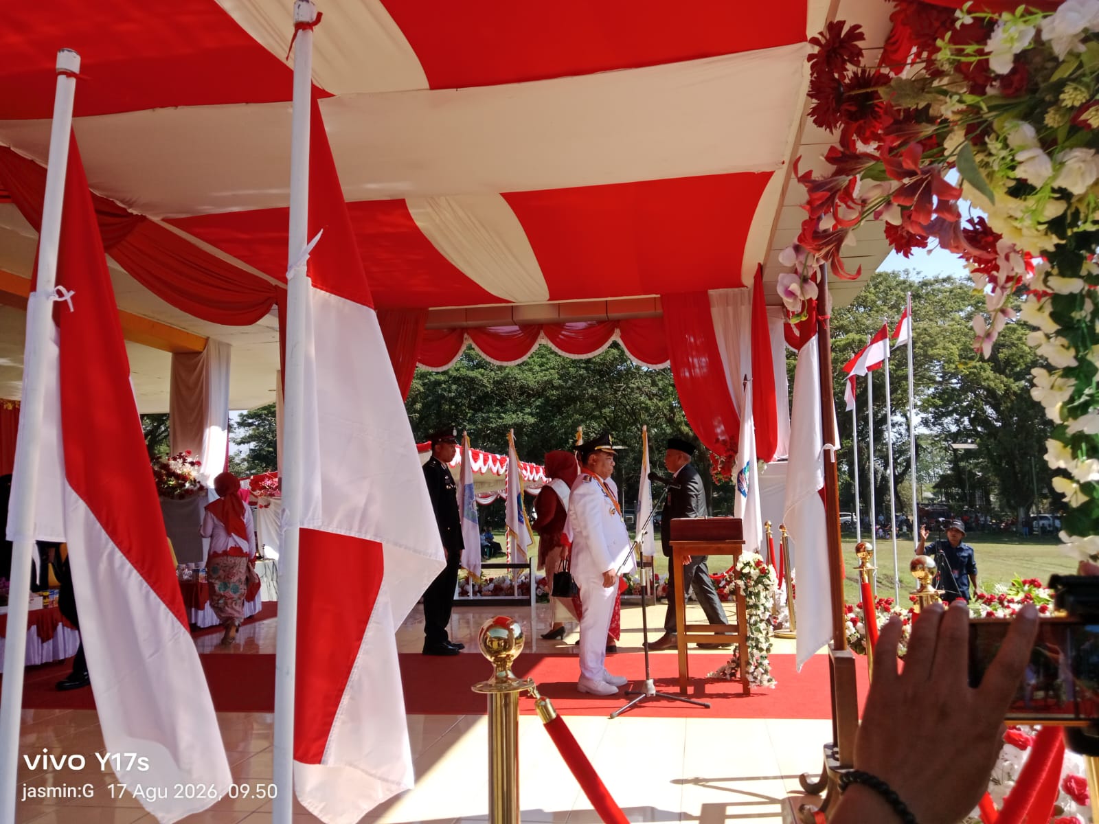 BUPATI HALMAHERA UTARA PIET HEIN BABUA PIMPIN UPACARA HUT RI KE-81 DI TOBELO
