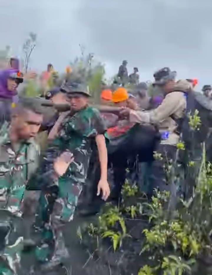 Jenazah Angel Ditemukan di Kawasan Gunung Dukono, Evakuasi Libatkan Kodim 1508/Tobelo, BPBD dan Warga
